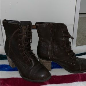 Combat boots